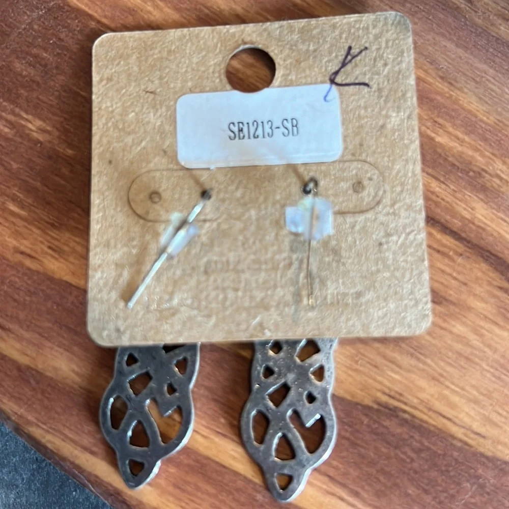Beautiful Celtic Dangle Silver Earrings - Picture 3 of 4